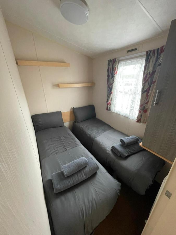 Fantasy Island, Sunnymede 8 Berth